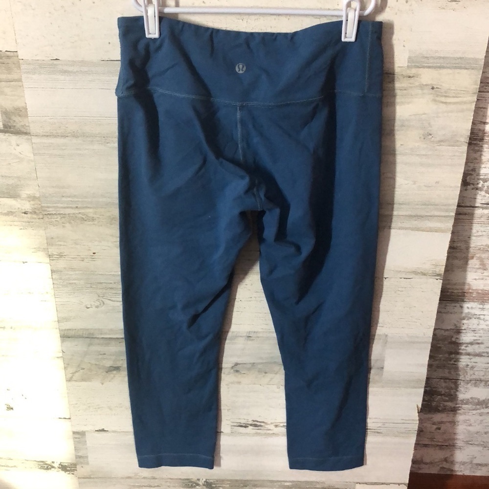 Lululemon Athletica Blue capri leggings size 6 Yoga leggings - Picture 3 of 9